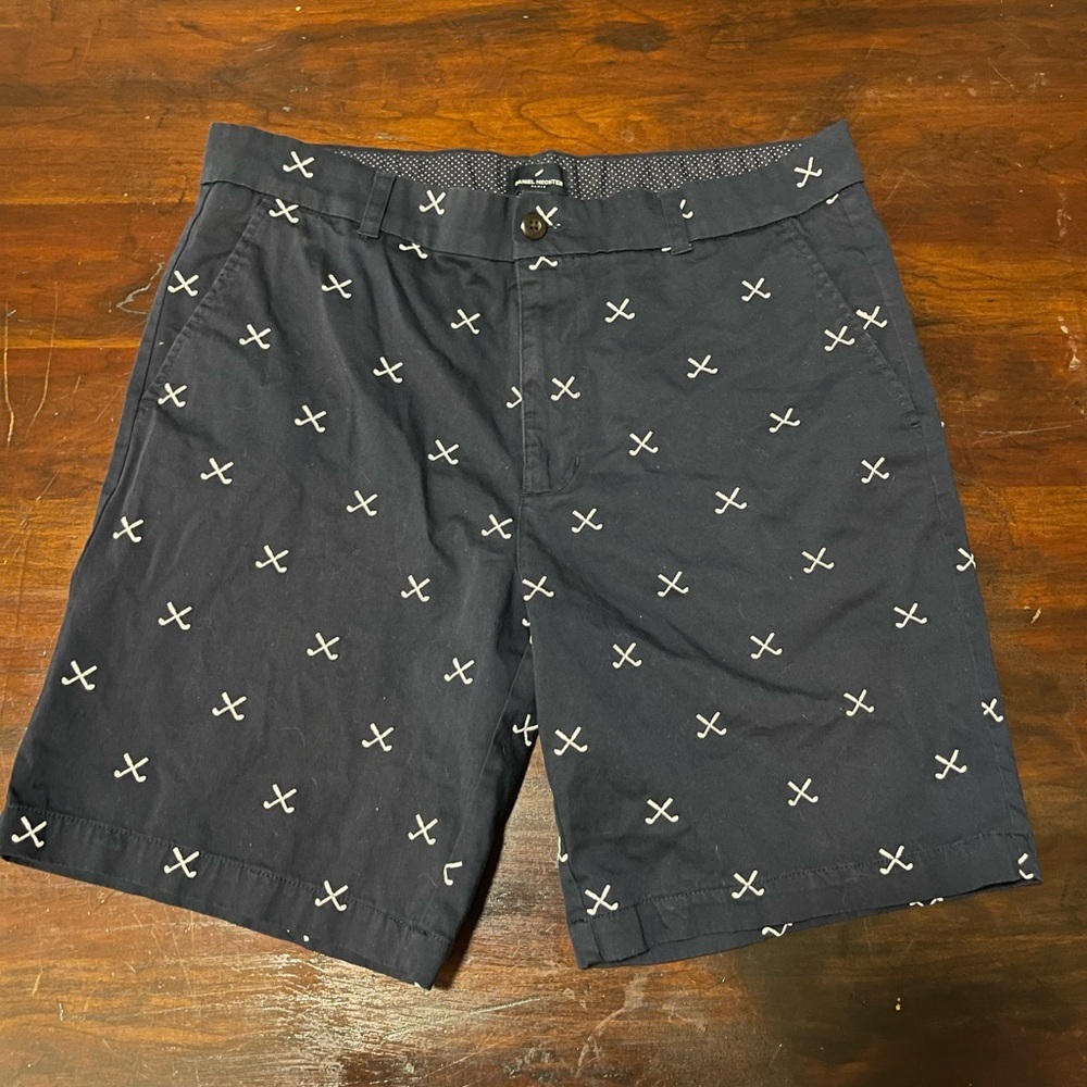 Daniel Hechter Golf Shorts Navy Embroidered with Golf Clubs Size 36